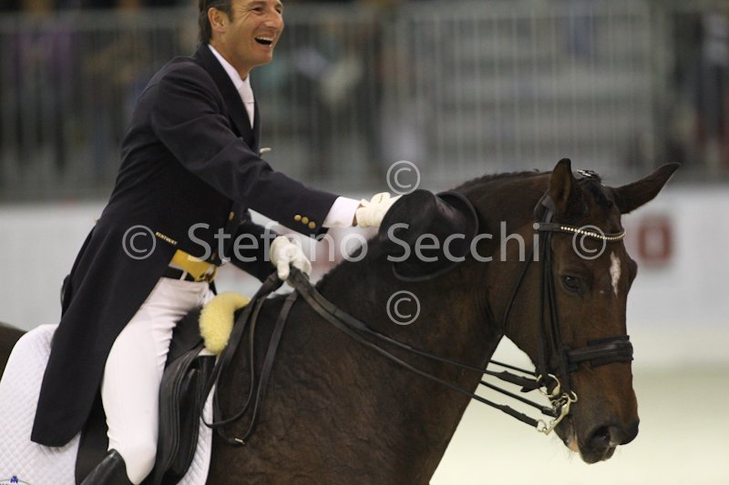 LAUGKS_MEGGLE\'S WELTTALL_MILANO_2011_SS3_9949.jpg